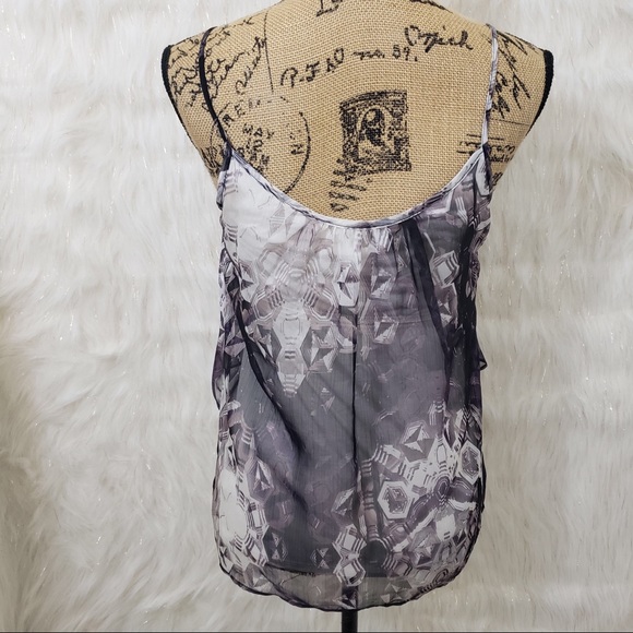 🖤 5/$25 New York & Company ruffled tank top - Picture 6 of 7